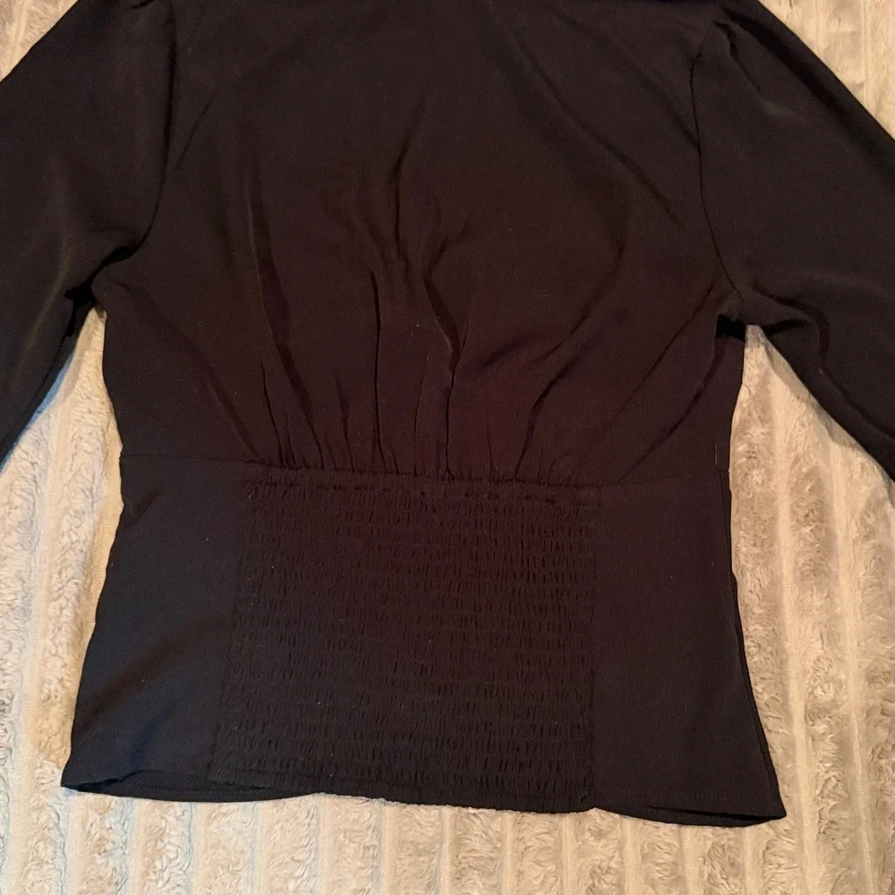 Abercrombie & Fitch Womens Black Twist Front V-Neck Long Sleeve Smocked Top M
